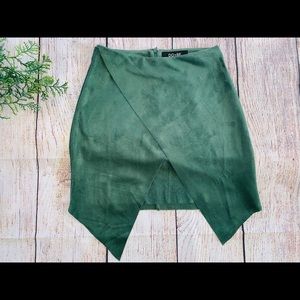 DO+BE Forest green skirt.